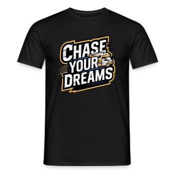 Wohnmobil Caravan Spruch Chase Your Dreams Urlaub - Männer T-Shirt - Schwarz - Vorne - AI Model Male 178 light (178cm)