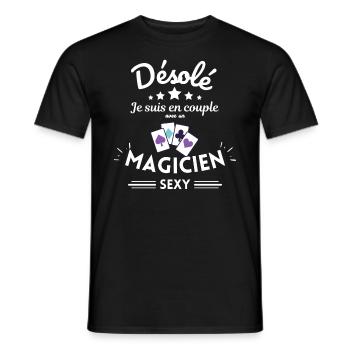 Désole je suis en couple avec un magicien sexy - T-shirt homme - noir - Devant - AI Model Male 178 light (178cm)