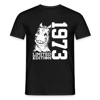 ÉDITION LIMITÉE DE 1973 ÉQUITATION DU 53E ANNIVERSAIRE DU CHEVAL - T-shirt homme - noir - Devant - AI Model Male 178 light (178cm)