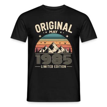 mai 1985 – Légende des sommets et montagnes - T-shirt homme - noir - Devant - AI Model Male 178 light (178cm)