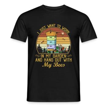 My Garden And Hang Out With My Bees T Shirt - Männer T-Shirt - Schwarz - Vorne - AI Model Male 178 light (178cm)