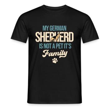 Mein Deutscher Schäferhund ist kein Haustier, es ist Familienhund Lo - Männer T-Shirt - Schwarz - Vorne - AI Model Male 178 light (178cm)