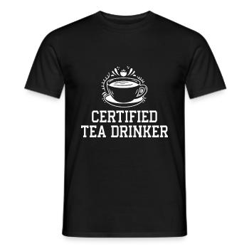 Certified Tea Drinker Tea Lover Drinking Tea Cup O - Männer T-Shirt - Schwarz - Vorne - AI Model Male 178 light (178cm)