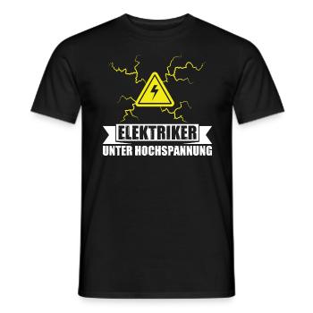 Elektriker unter Hochspannung - lustiges Wortspiel - Männer T-Shirt - Schwarz - Vorne - AI Model Male 178 light (178cm)