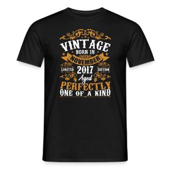 Cadeau Les Légendes Sont Nées En Novembre 2017 - T-shirt homme - noir - Devant - AI Model Male 178 light (178cm)
