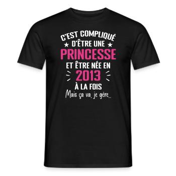 Princesse Née en 2013 - Cadeau D'anniversaire 2013 - T-shirt homme - noir - Devant - AI Model Male 178 light (178cm)