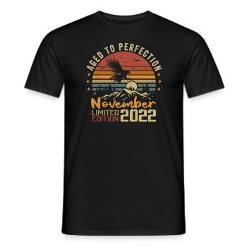 Die Legenden wurden im November 2022 - 2022 geboren - Männer T-Shirt - Schwarz - Vorne - AI Model Male 178 light (178cm)