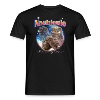 Nachteule - Powered by Coffee - Männer T-Shirt - Schwarz - Vorne - AI Model Male 178 light (178cm)