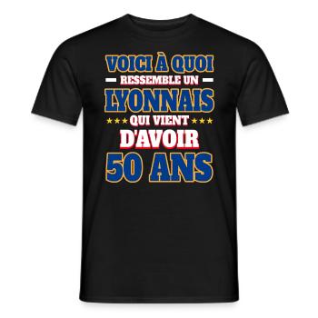 Supporter De Lyon Anniversaire 50 Ans - T-shirt homme - noir - Devant - AI Model Male 178 light (178cm)