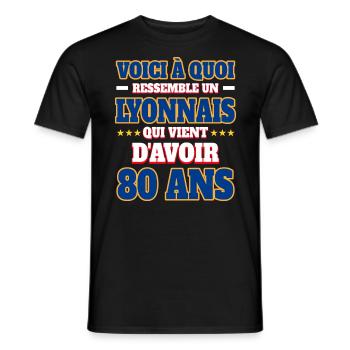 Supporter De Lyon Anniversaire 80 Ans - T-shirt homme - noir - Devant - AI Model Male 178 light (178cm)