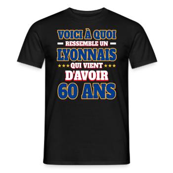 Supporter De Lyon Anniversaire 60 Ans - T-shirt homme - noir - Devant - AI Model Male 178 light (178cm)