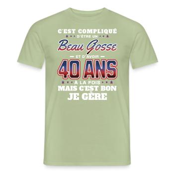 Humour Homme 40 ans Fête Anniversaire - T-shirt homme - vert sauge - Devant - AI Model Male 178 light (178cm)