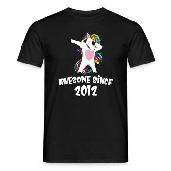 Génial depuis 2012 Anniversaire Dabbing Licorne - T-shirt homme - noir - Devant - AI Model Male 178 light (178cm)