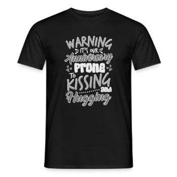 Hochzeitstag Warnung anfällig für Küsse und - Männer T-Shirt - Schwarz - Vorne - AI Model Male 178 light (178cm)