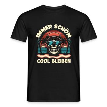 Skull mit Basecap Sonnenbrille am Strand - Männer T-Shirt - Schwarz - Vorne - AI Model Male 178 light (178cm)