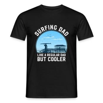 Surfender Papa wie ein normaler Vater, aber cooler - Männer T-Shirt - Schwarz - Vorne - AI Model Male 178 light (178cm)