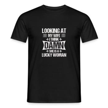 Wenn Sie Ihre Frau verdammt ansehen, ist sie ein glücklicher Ehemann - Männer T-Shirt - Schwarz - Vorne - AI Model Male 178 light (178cm)