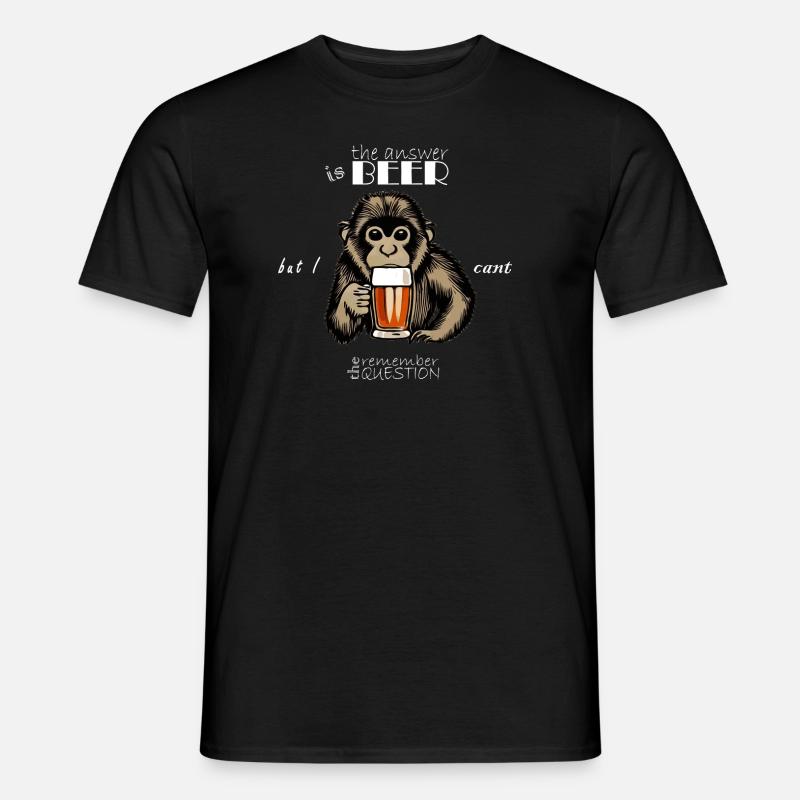 Monkey drinking beer - Männer T-Shirt - Schwarz