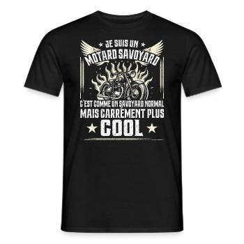 Carrément Plus Cool Motard Savoyard Cadeau Moto - T-shirt homme - noir - Devant - AI Model Male 178 light (178cm)