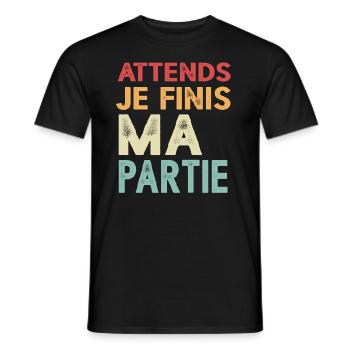 Attends Je Finis Ma Partie Cadeau Humour Geek Game - T-shirt homme - noir - Devant - AI Model Male 178 light (178cm)