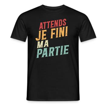 Attends Je Finis Ma Partie Cadeau Humour Geek Game - T-shirt homme - noir - Devant - AI Model Male 178 light (178cm)