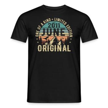 Legendär Seit Juni 2011 Geburtstag Geschenk 2011 - Männer T-Shirt - Schwarz - Vorne - AI Model Male 178 light (178cm)
