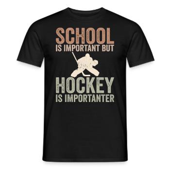 Schule ist wichtig, aber Eishockey ist noch wichtiger - Männer T-Shirt - Schwarz - Vorne - AI Model Male 178 light (178cm)