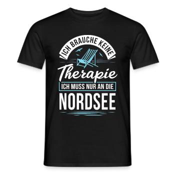Therapie? Ich muss nur an die Nordsee - Männer T-Shirt - Schwarz - Vorne - AI Model Male 178 light (178cm)