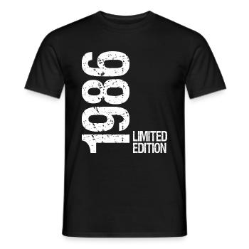 1986 Limited Edition - Männer T-Shirt - Schwarz - Vorne - AI Model Male 178 light (178cm)