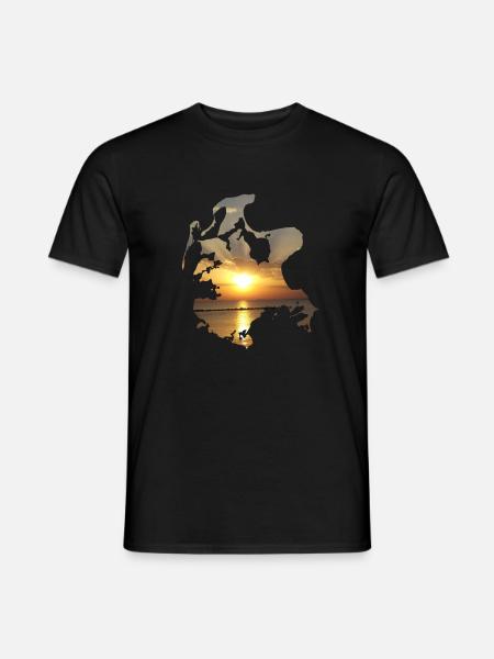 Rügen im Sonnenuntergang - Männer T-Shirt - Schwarz