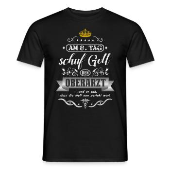 Am 8. Tag schuf Gott den Oberarzt Facharzt Doktor - Männer T-Shirt - Schwarz - Vorne - AI Model Male 178 light (178cm)