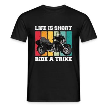 Trike Echte Männer - Triker Trikes Motorrad - Männer T-Shirt - Schwarz - Vorne - AI Model Male 178 light (178cm)