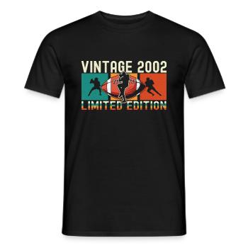 Footballs Birthday Limited Edition Vintage 2002 - Männer T-Shirt - Schwarz - Vorne - AI Model Male 178 light (178cm)