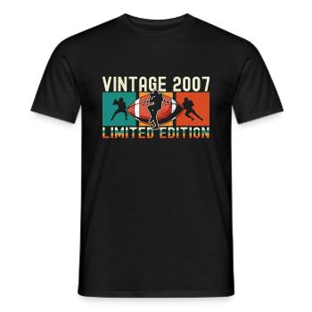 Footballs Birthday Limited Edition Vintage 2007 - Männer T-Shirt - Schwarz - Vorne - AI Model Male 178 light (178cm)