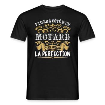 Le Meilleur Motard | Motard à la perfection - T-shirt homme - noir - Devant - AI Model Male 178 light (178cm)