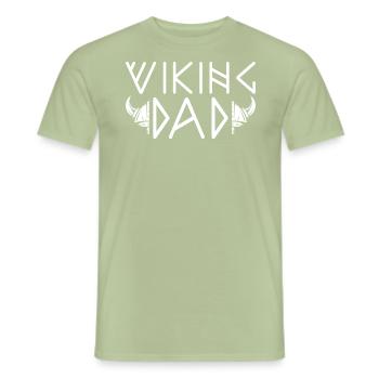 Homme Barbu Papa Viking Fête Des Pères 2024 - T-shirt homme - vert sauge - Devant - AI Model Male 178 light (178cm)