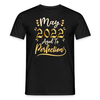 Mai 2022 Mai-Jubiläum Mai 2022 - Männer T-Shirt - Schwarz - Vorne - AI Model Male 178 light (178cm)