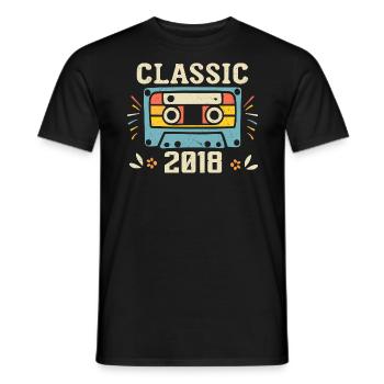 Vintage 2018 Retro Geburtstagskassette 2018 - Männer T-Shirt - Schwarz - Vorne - AI Model Male 178 light (178cm)