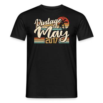 Geburtstag Jahrgang Mai 2017 Geboren im Mai 2017 - Männer T-Shirt - Schwarz - Vorne - AI Model Male 178 light (178cm)