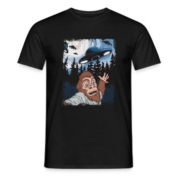 Ufo Alien Bigfoot Sasquatch - Männer T-Shirt - Schwarz - Vorne - AI Model Male 178 light (178cm)