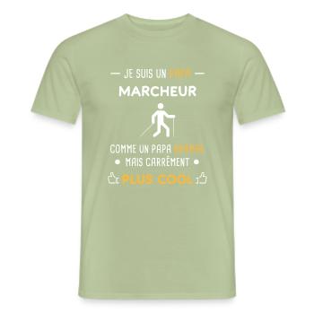 je suis un papa marcheur marche nordique - T-shirt homme - vert sauge - Devant - AI Model Male 178 light (178cm)