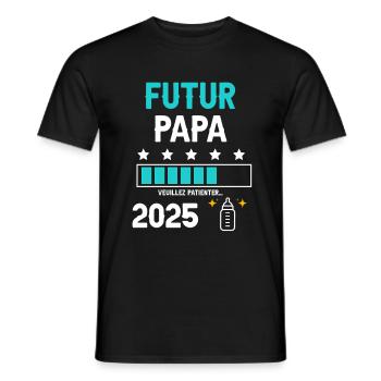 Flasche Future Papa 2025 Schwangerschaftsankündigung - Männer T-Shirt - Schwarz - Vorne - AI Model Male 178 light (178cm)