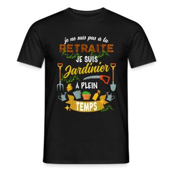 4 - t-shirt jardinier à plein temps.png - T-shirt homme - noir - Devant - AI Model Male 178 light (178cm)