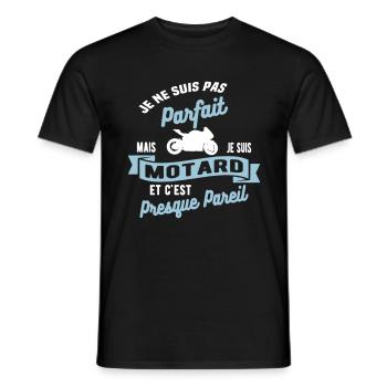 Nicht perfekt, aber ich bin ein Biker - Männer T-Shirt - Schwarz - Vorne - AI Model Male 178 light (178cm)