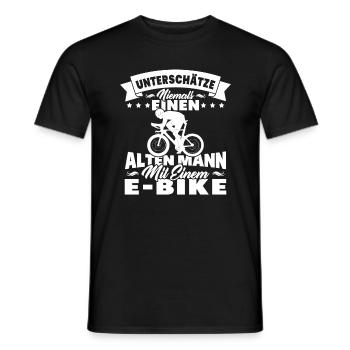 Alten mann mit einem e-bike - Männer T-Shirt - Schwarz - Vorne - AI Model Male 178 light (178cm)