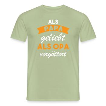 Als Papa geliebt als Opa vergöttert - Männer T-Shirt - Sage - Vorne - AI Model Male 178 light (178cm)