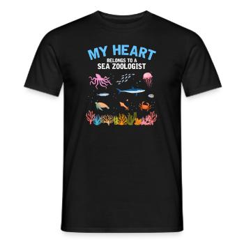 Le cœur appartient au zoologiste marin Biologie marine Mer - T-shirt homme - noir - Devant - AI Model Male 178 light (178cm)