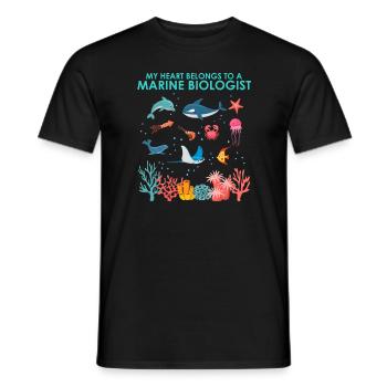 Il mio cuore appartiene a un biologo marino marino marino - T-shirt uomo - nero - Fronte - AI Model Male 178 light (178cm)