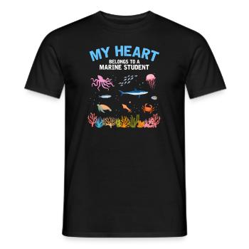 Le cœur appartient au scientifique marin Biologiste marin - T-shirt homme - noir - Devant - AI Model Male 178 light (178cm)
