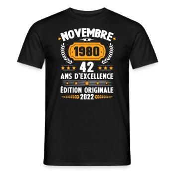 Cadeau D'anniversaire Rétro 42 Ans Novembre 1980 - T-shirt homme - noir - Devant - AI Model Male 178 light (178cm)